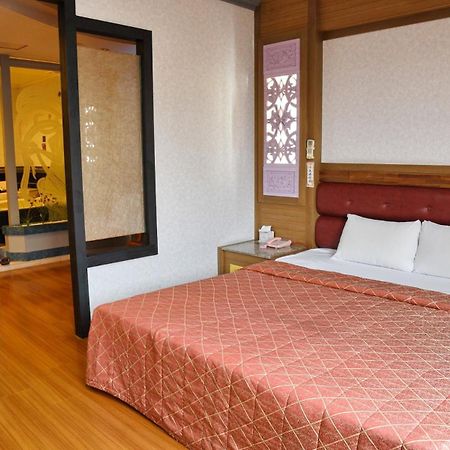 Love Boat Motel Chaozhou Екстер'єр фото