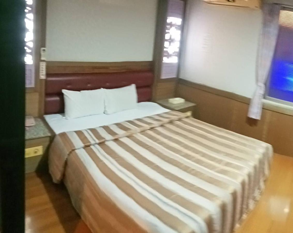 Love Boat Motel Chaozhou Екстер'єр фото